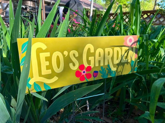 Leo's Garden sign